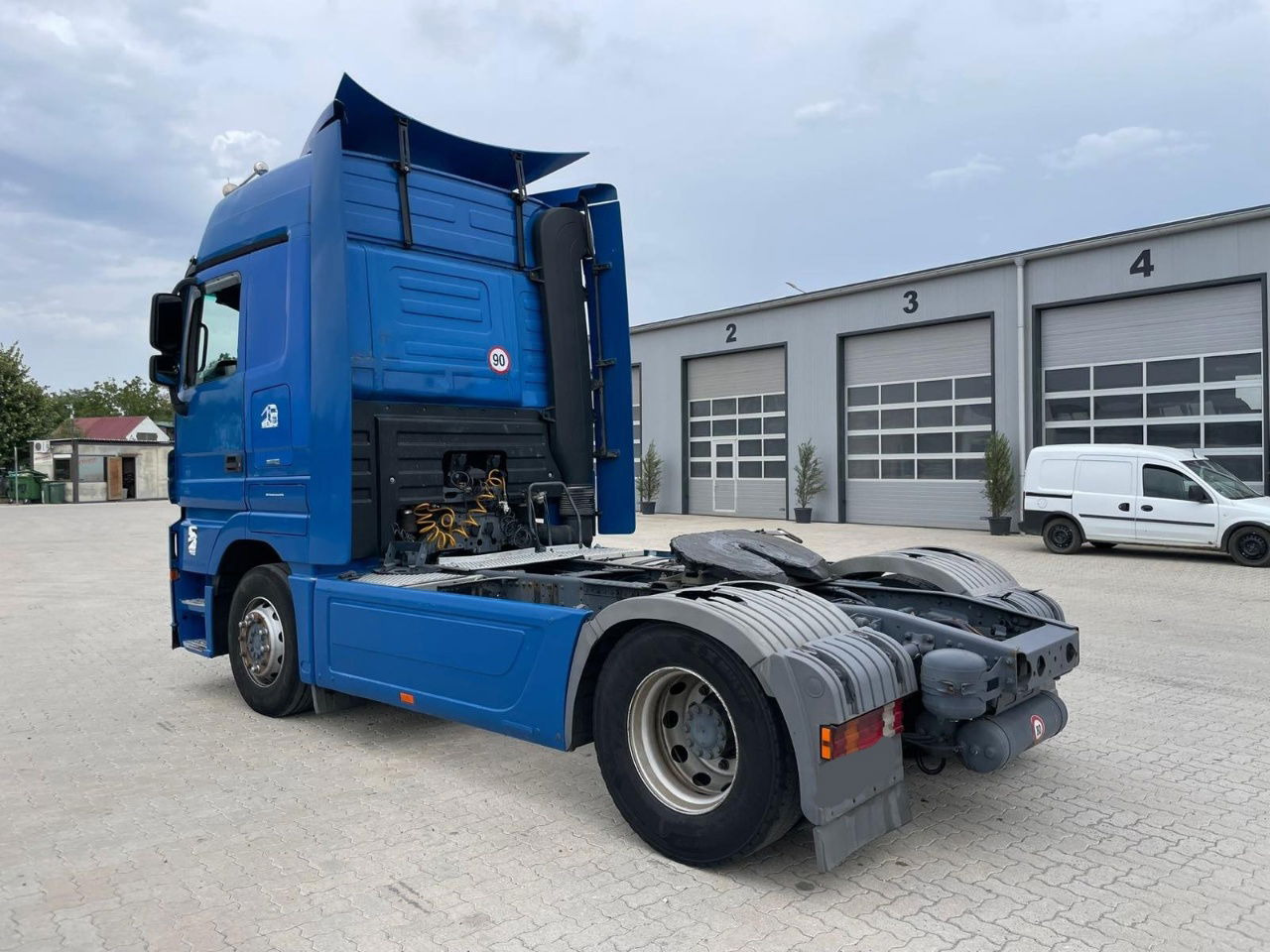 Mercedes-Benz Actros 1844 4x2 tractor unit - retarder - Tractor head: gambar 5 Mercedes-Benz Actros 1844 4x2 tractor unit - retarder - Tractor head: gambar 5
