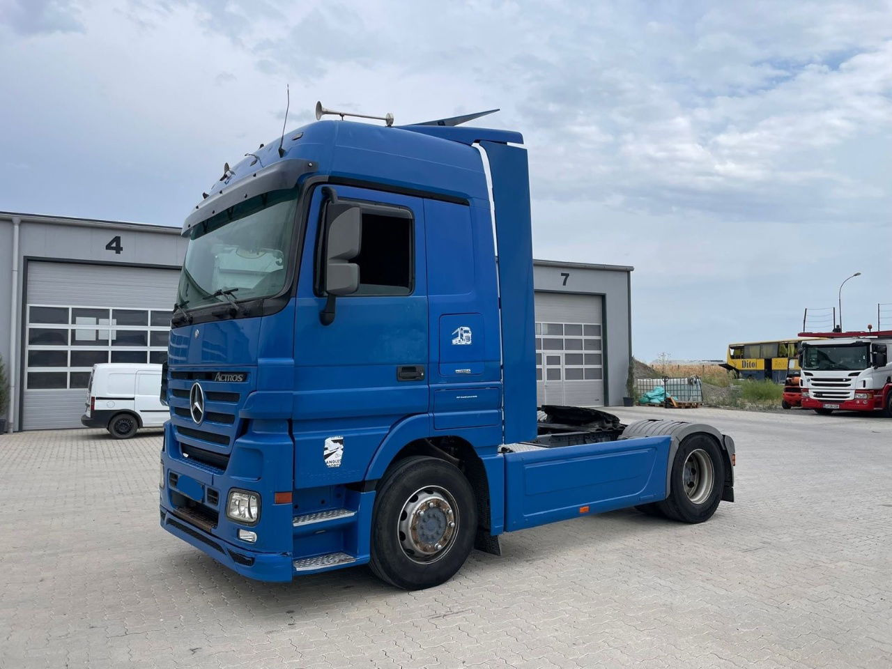 Mercedes-Benz Actros 1844 4x2 tractor unit - retarder - Tractor head: gambar 1 Mercedes-Benz Actros 1844 4x2 tractor unit - retarder - Tractor head: gambar 1