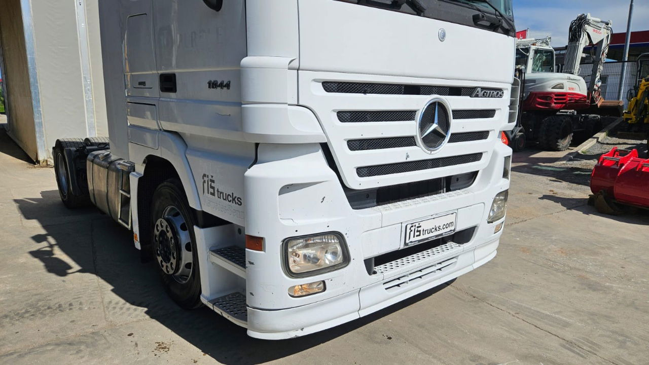 Mercedes-Benz Actros 1844 LS 4x2 tractor unit - Tractor head: gambar 4 Mercedes-Benz Actros 1844 LS 4x2 tractor unit - Tractor head: gambar 4