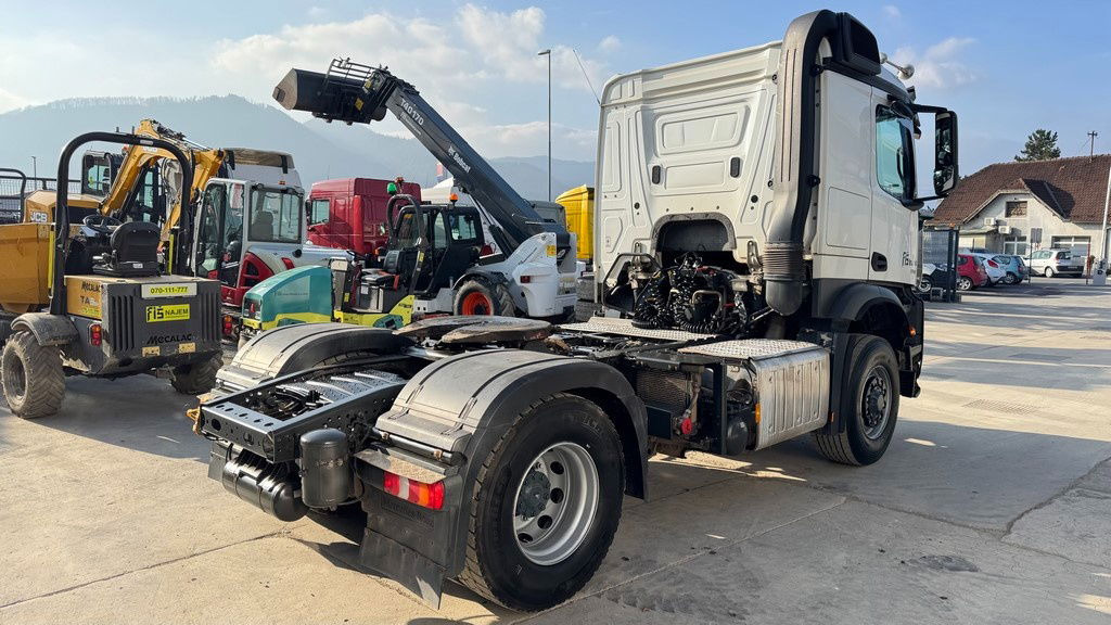 Mercedes-Benz Arocs 1851 LS HAD 4X4 - Euro 6 - retarder - tipper hydraulics - Tractor head: gambar 5 Mercedes-Benz Arocs 1851 LS HAD 4X4 - Euro 6 - retarder - tipper hydraulics - Tractor head: gambar 5