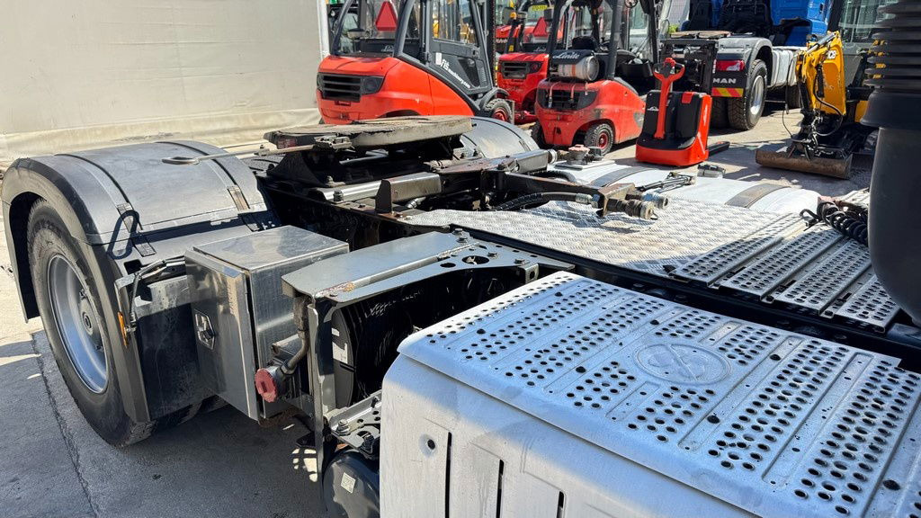 Mercedes-Benz Arocs 1945 HAD 4X4 tractor unit - tipper hydraulics - retarder - Tractor head: gambar 4 Mercedes-Benz Arocs 1945 HAD 4X4 tractor unit - tipper hydraulics - retarder - Tractor head: gambar 4