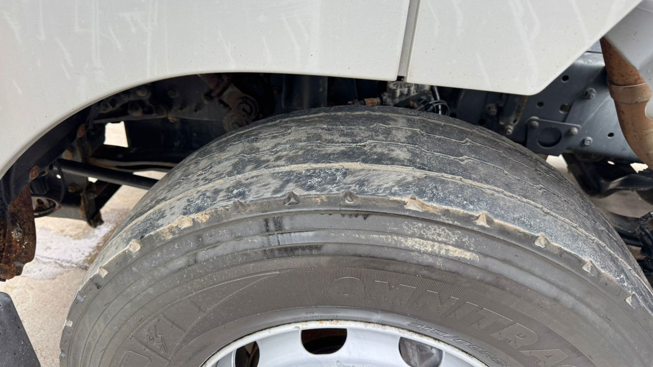 Mercedes-Benz Axor 1836 4x2 tipper hydraulics - Tractor head: gambar 5 Mercedes-Benz Axor 1836 4x2 tipper hydraulics - Tractor head: gambar 5