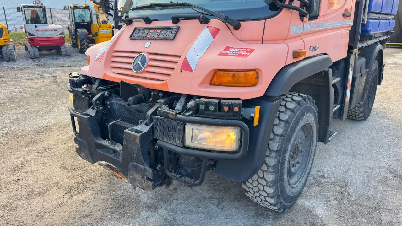 Mercedes-Benz Unimog U300 4x4 - Schmidt salt spreader 3m3 - Truk: gambar 3 Mercedes-Benz Unimog U300 4x4 - Schmidt salt spreader 3m3 - Truk: gambar 3