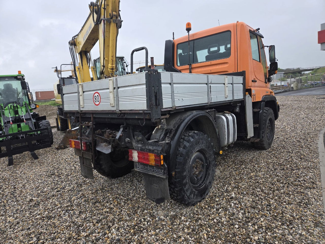 Unimog U300 4x4 - tipper - Truk jungkit: gambar 4 Unimog U300 4x4 - tipper - Truk jungkit: gambar 4