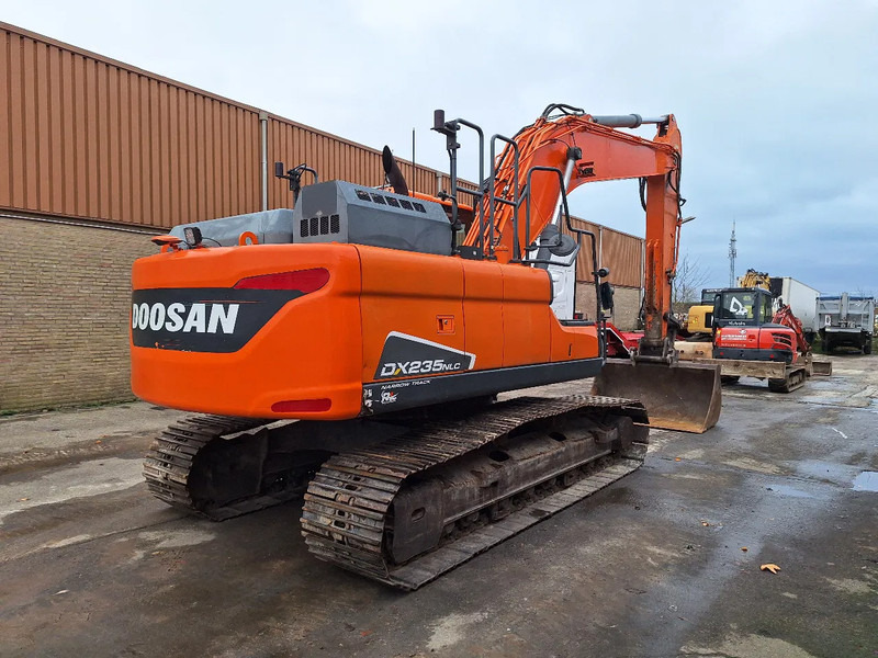 Doosan DX235NLC-5 - Ekskavator perayap: gambar 4 Doosan DX235NLC-5 - Ekskavator perayap: gambar 4