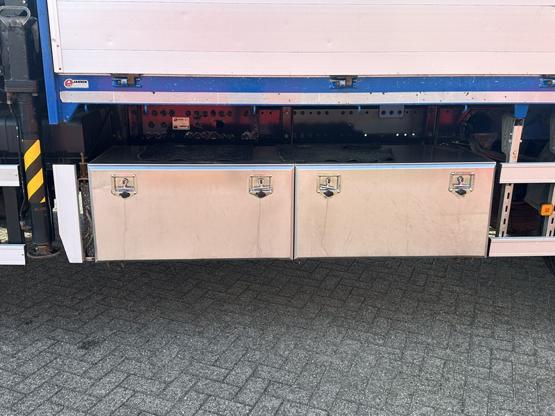 Truk derek MAN TGM 18-290 4x4 Kraan met Open laadbak HMF Kraan 13 T: gambar 13