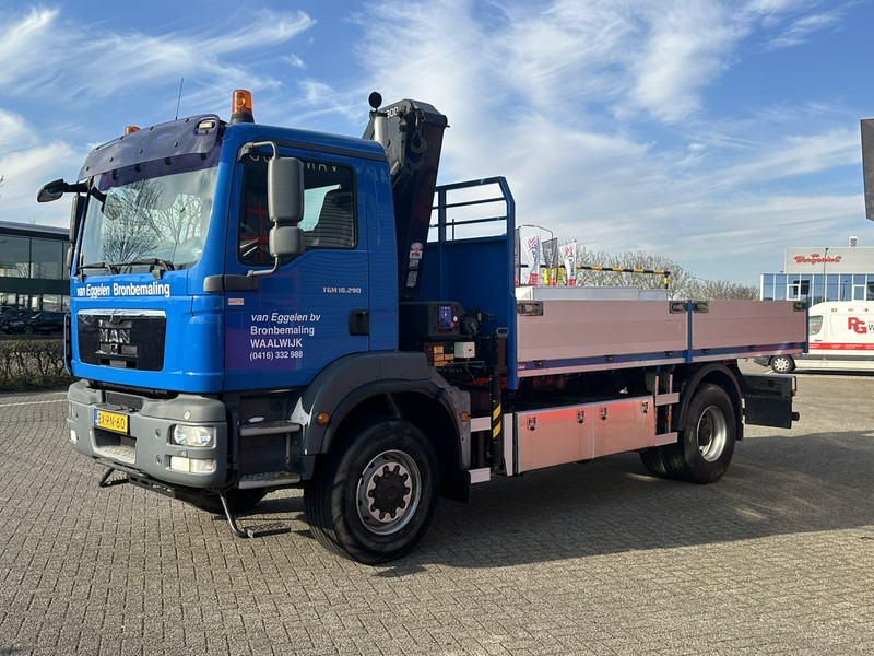 Truk derek MAN TGM 18-290 4x4 Kraan met Open laadbak HMF Kraan 13 T: gambar 12