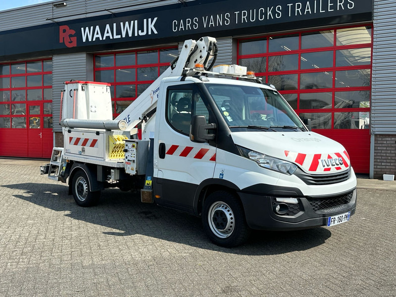 Iveco Daily 35S14 APK 10-07-2026 14 meter, 4x stamped, 413 working hours - Van pengiriman: gambar 3 Iveco Daily 35S14 APK 10-07-2026 14 meter, 4x stamped, 413 working hours - Van pengiriman: gambar 3
