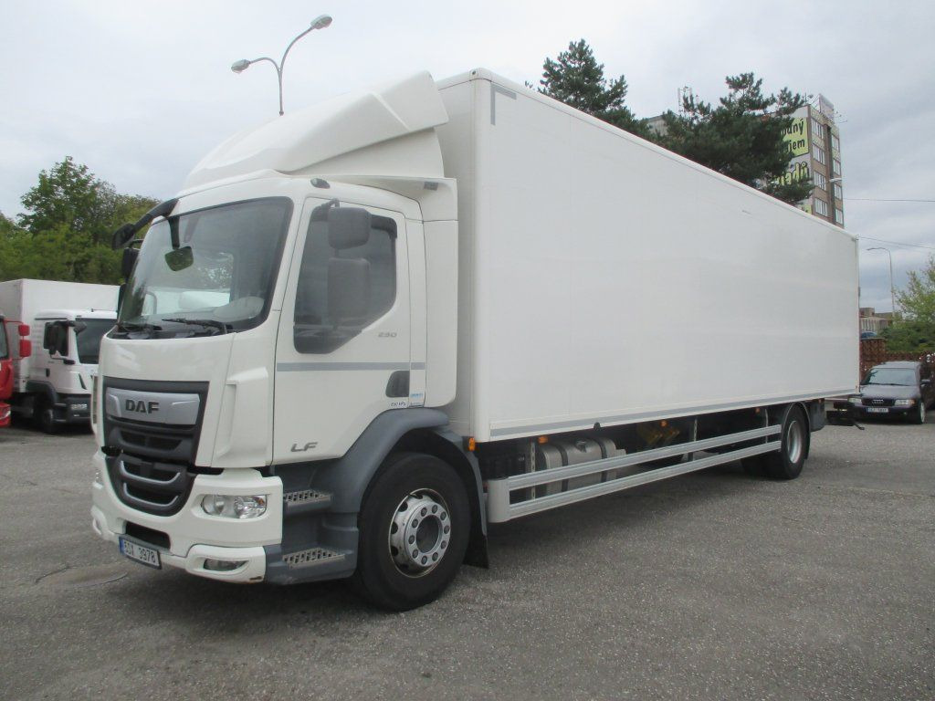DAF 18.290  - Truk box: gambar 1 DAF 18.290  - Truk box: gambar 1