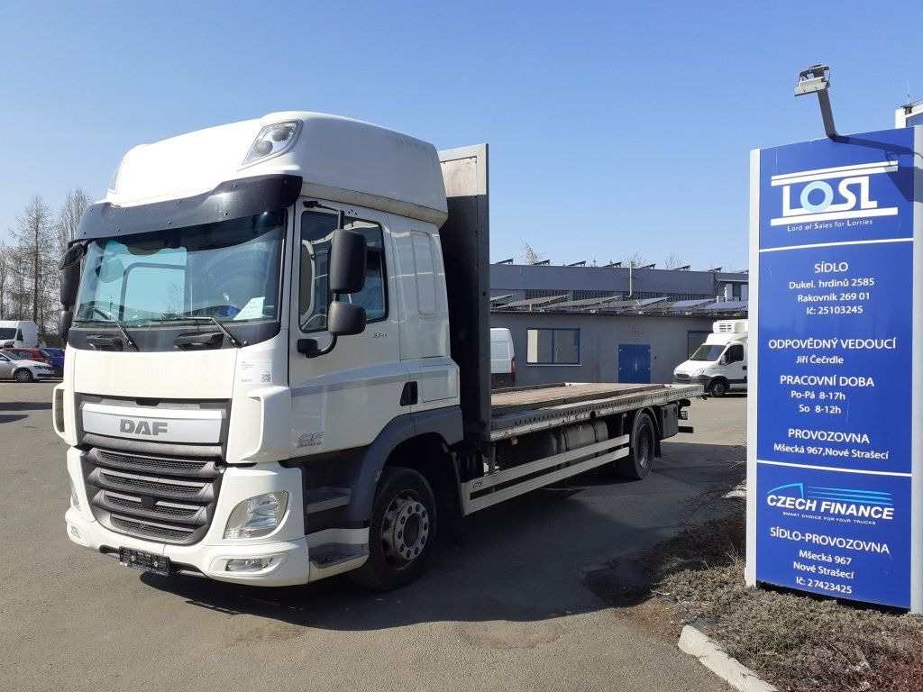 DAF CF320 EURO 6 - Truk flatbed: gambar 1 DAF CF320 EURO 6 - Truk flatbed: gambar 1
