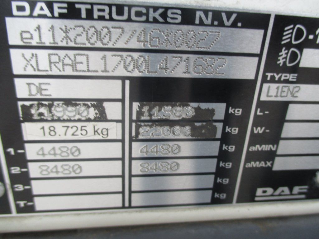 Truk dengan terpal samping DAF LF 12.260: gambar 10