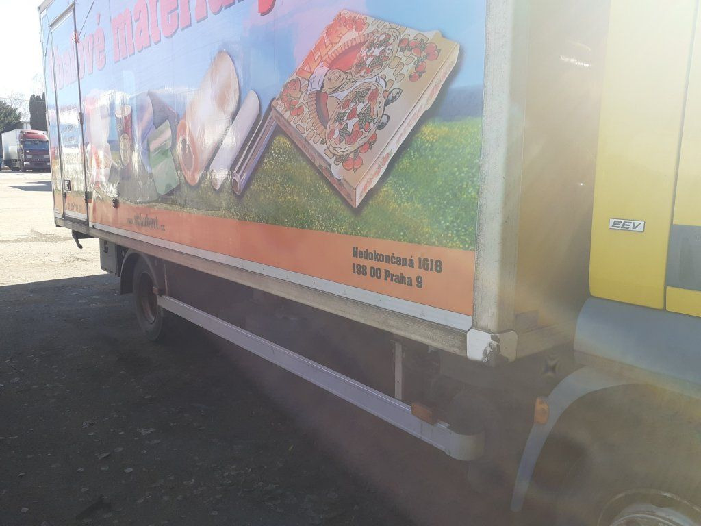 DAF LF45.210 mit Carrier Motorschaden engineproblem - Truk berpendingin: gambar 5 DAF LF45.210 mit Carrier Motorschaden engineproblem - Truk berpendingin: gambar 5