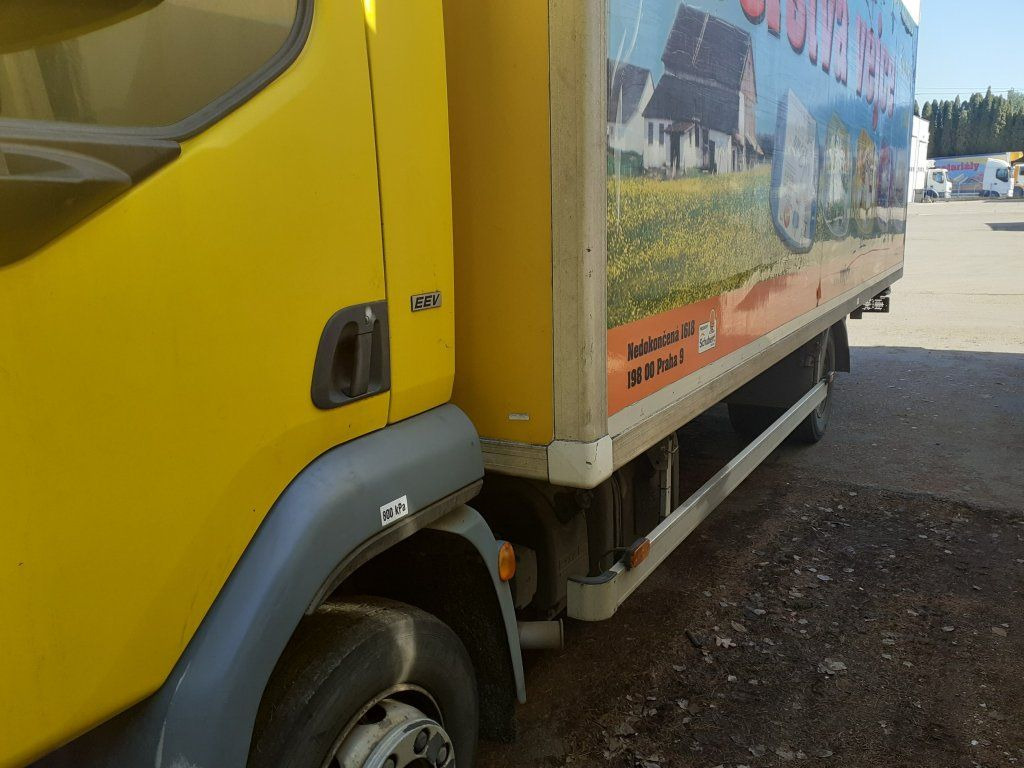 DAF LF45.210 mit Carrier Motorschaden engineproblem - Truk berpendingin: gambar 4 DAF LF45.210 mit Carrier Motorschaden engineproblem - Truk berpendingin: gambar 4