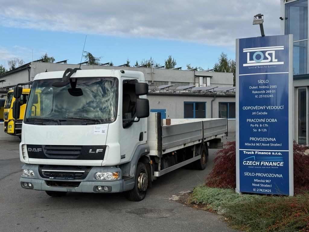 DAF LF45.220 EURO 5 - Truk flatbed: gambar 1 DAF LF45.220 EURO 5 - Truk flatbed: gambar 1