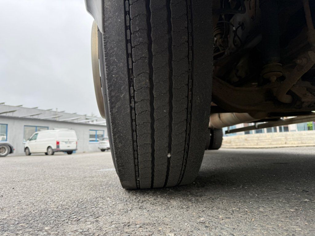 Truk dengan terpal samping DAF LF55.250 EURO 4: gambar 11