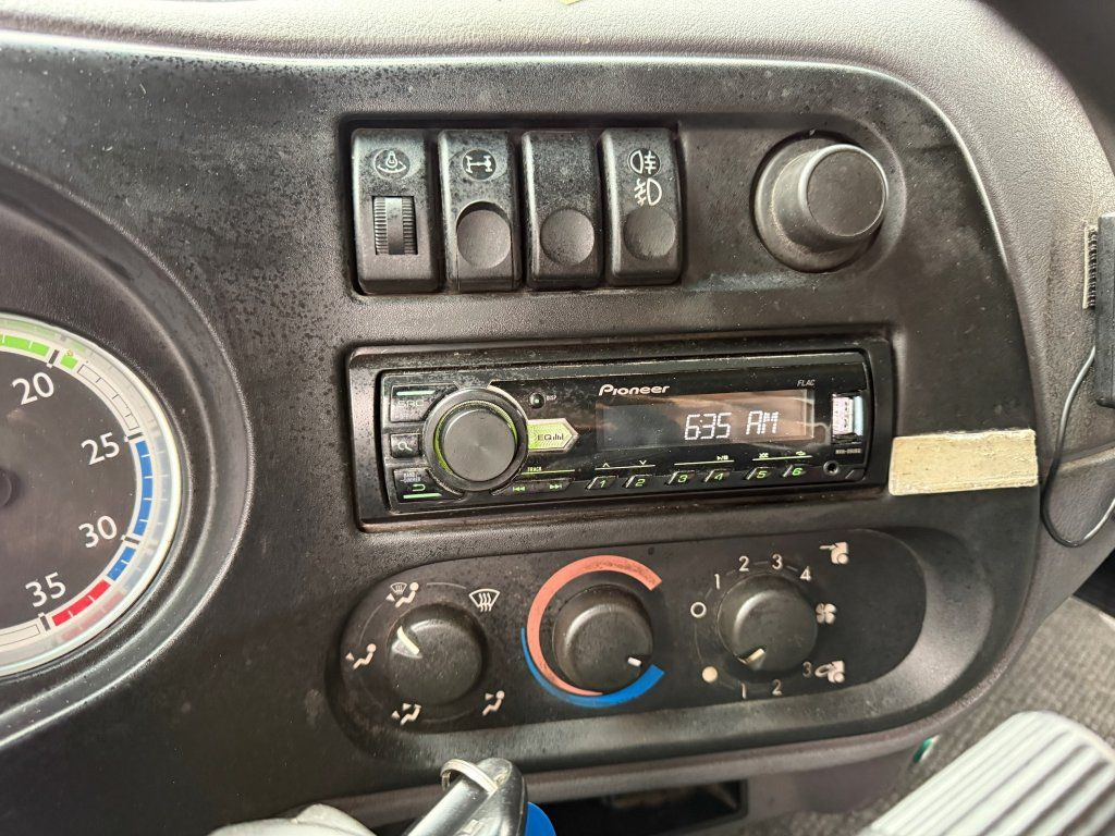 Truk dengan terpal samping DAF LF55.250 EURO 4: gambar 15