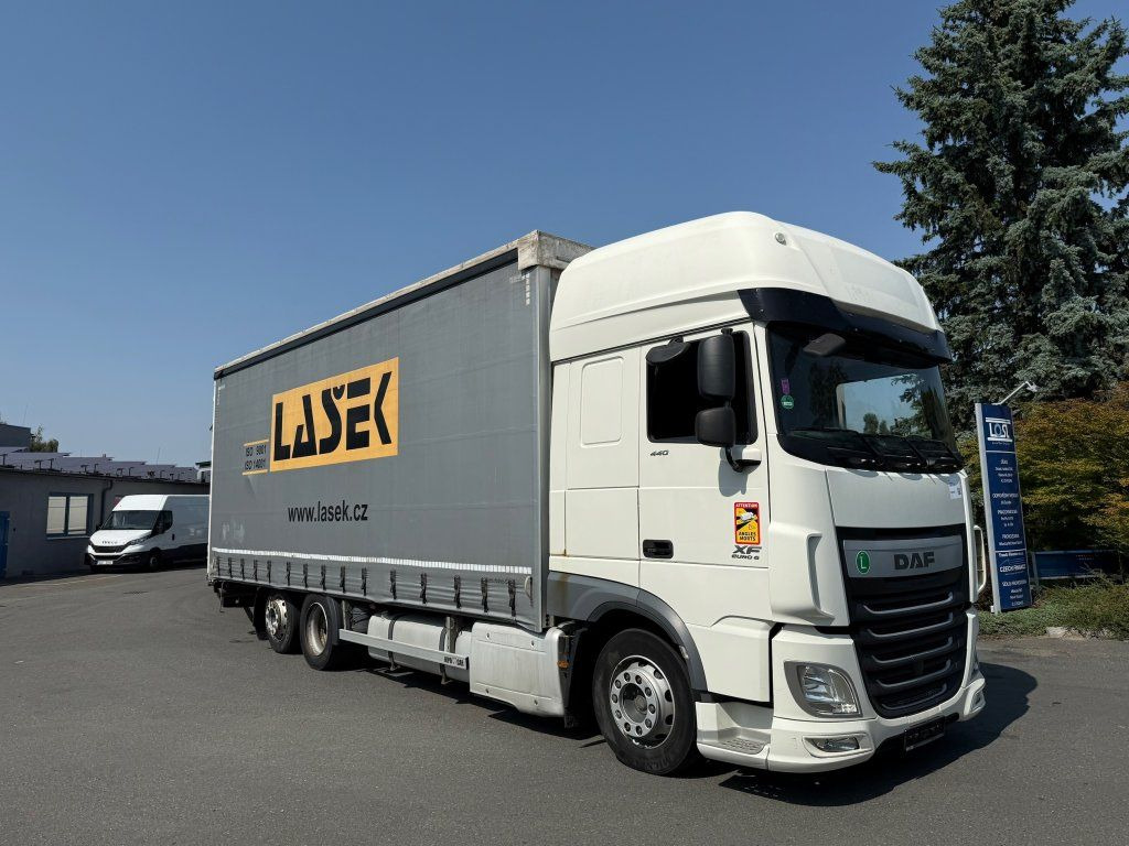 DAF XF440 EURO 6 6x2 + Agrikom - Truk dengan terpal samping: gambar 2 DAF XF440 EURO 6 6x2 + Agrikom - Truk dengan terpal samping: gambar 2