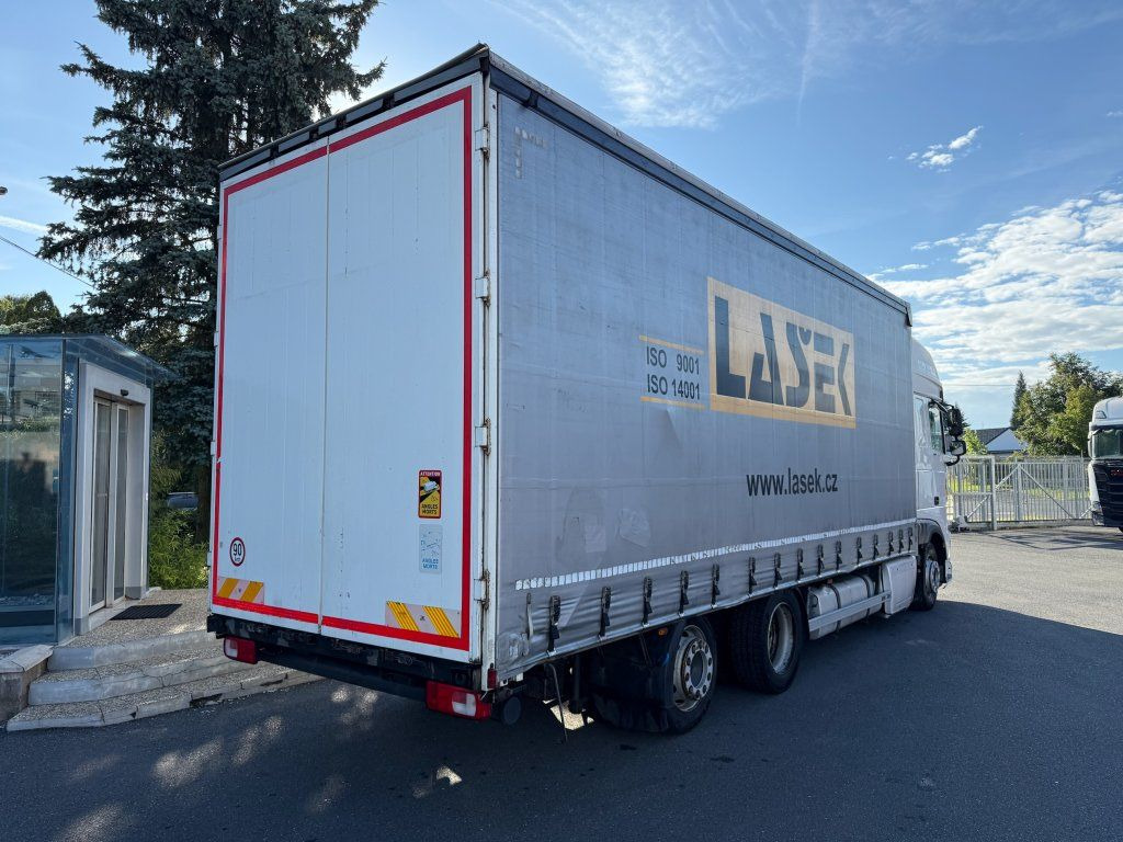 DAF XF440 EURO 6 6x2 - Truk dengan terpal samping: gambar 4 DAF XF440 EURO 6 6x2 - Truk dengan terpal samping: gambar 4
