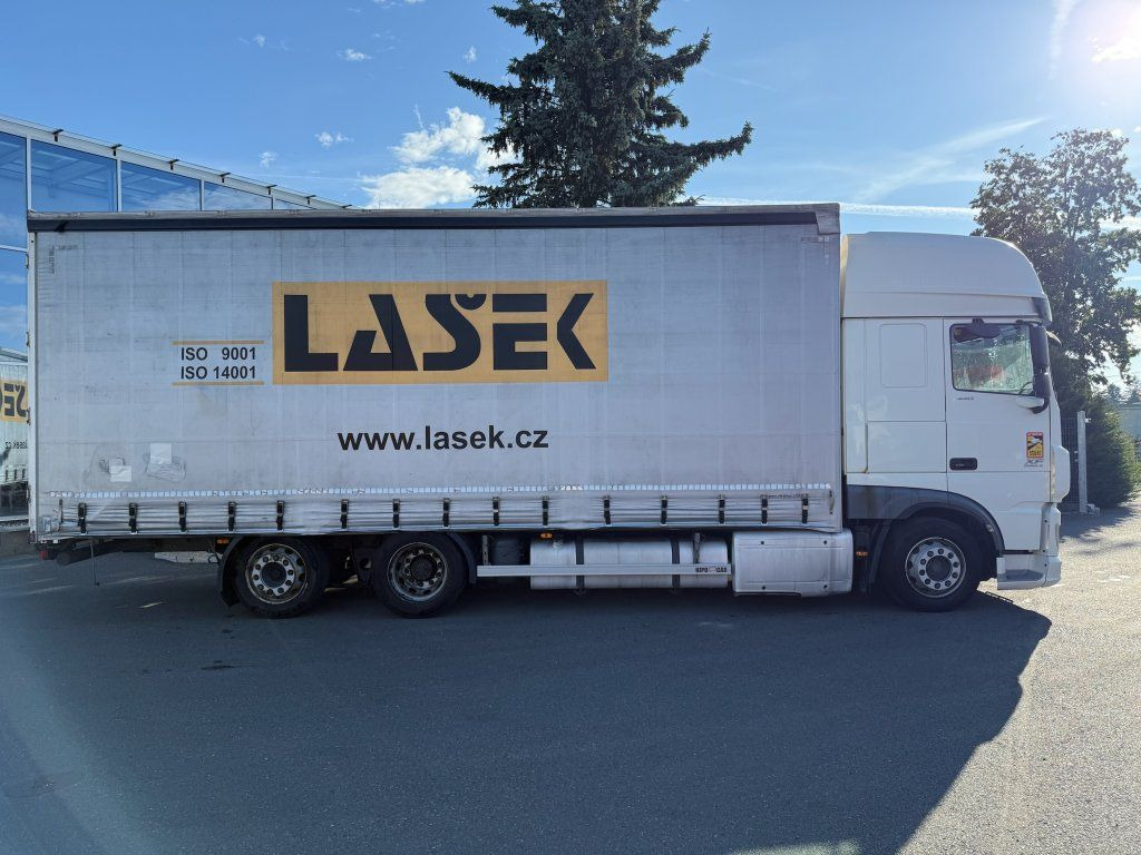 DAF XF440 EURO 6 6x2 - Truk dengan terpal samping: gambar 3 DAF XF440 EURO 6 6x2 - Truk dengan terpal samping: gambar 3