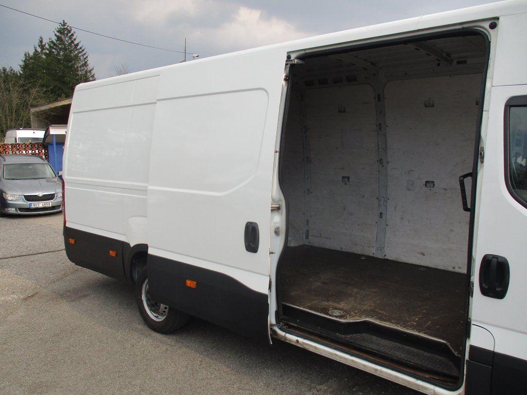 Iveco 35S16 MAXI - Van panel: gambar 5 Iveco 35S16 MAXI - Van panel: gambar 5