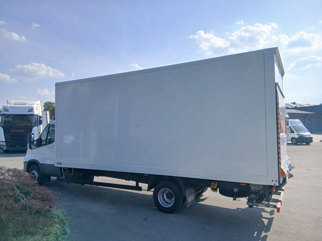Iveco 72-210 (70C210) - Van box: gambar 5 Iveco 72-210 (70C210) - Van box: gambar 5