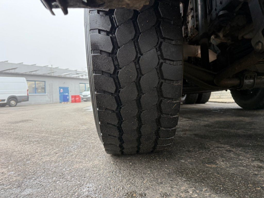 Truk jungkit Iveco AD340T45 Trakker 8x4 Euro 6: gambar 12