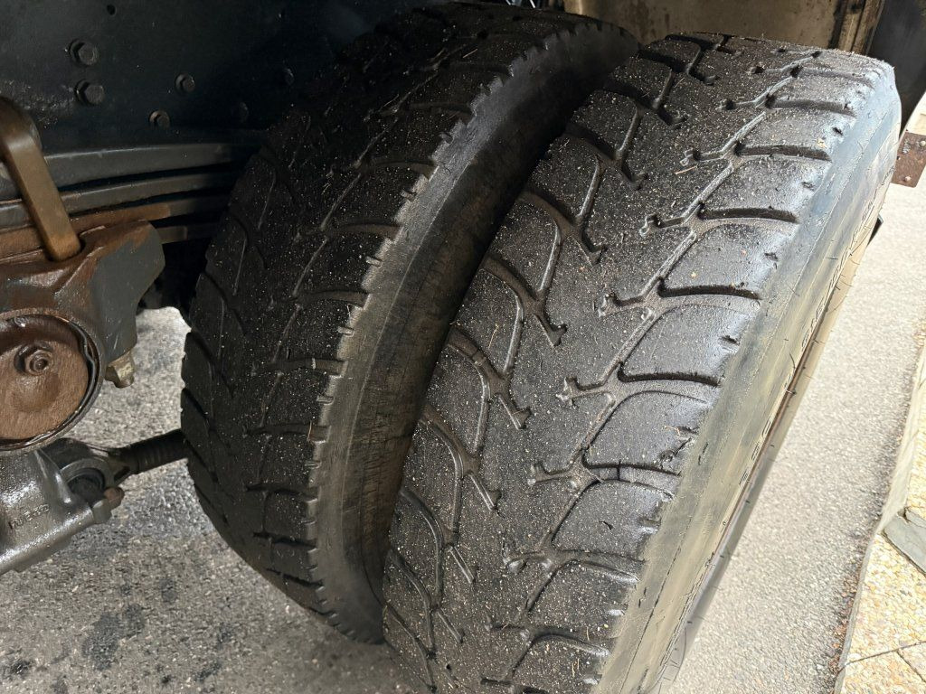 Truk jungkit Iveco AD340T45 Trakker 8x4 Euro 6: gambar 10