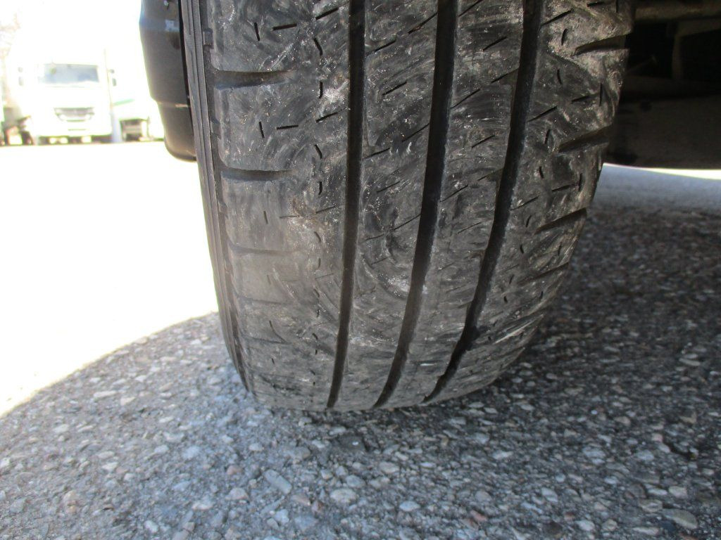 Van berpendingin baru Iveco Daily 35C16: gambar 15