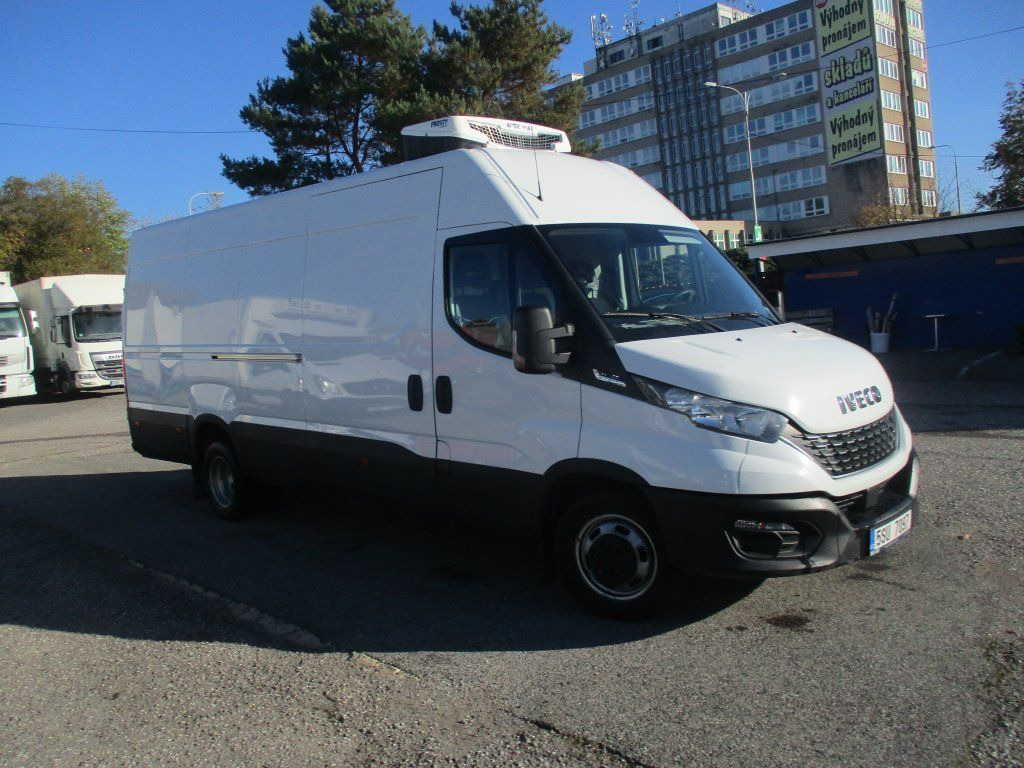Iveco Daily 35C16 - Van berpendingin: gambar 2 Iveco Daily 35C16 - Van berpendingin: gambar 2