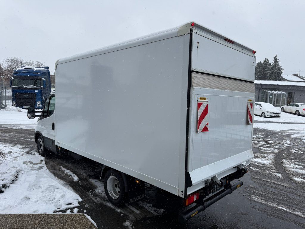Iveco Daily 35C16 - Van box: gambar 4 Iveco Daily 35C16 - Van box: gambar 4