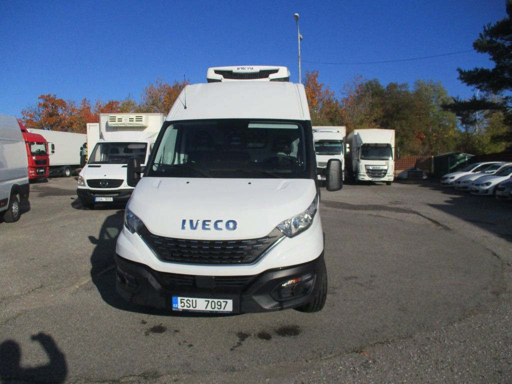 Iveco Daily 35C16 - Van berpendingin: gambar 4 Iveco Daily 35C16 - Van berpendingin: gambar 4