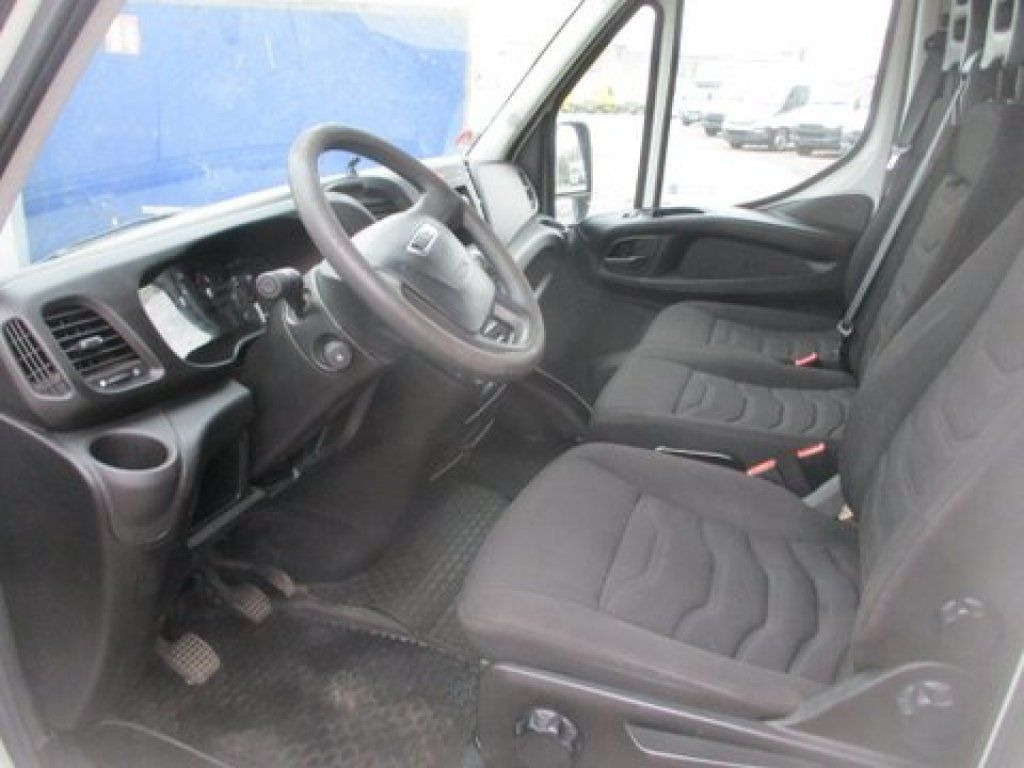 Iveco Daily 35S15V - Van panel: gambar 4 Iveco Daily 35S15V - Van panel: gambar 4