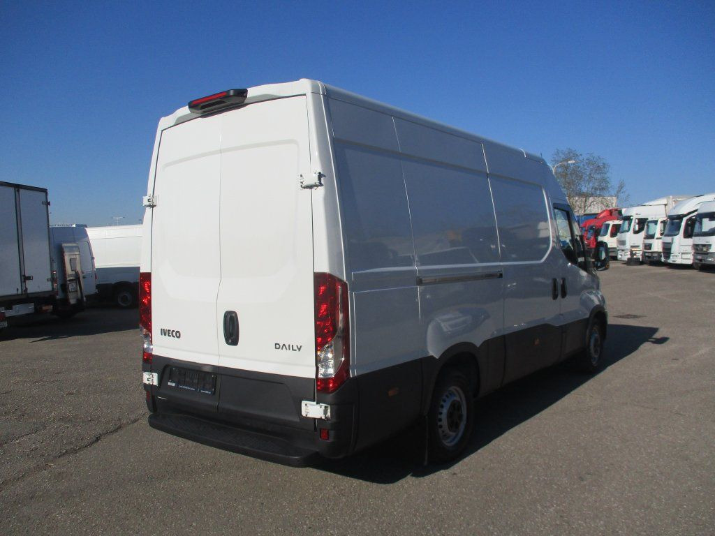 Iveco Daily 35S16 - Van panel: gambar 5 Iveco Daily 35S16 - Van panel: gambar 5
