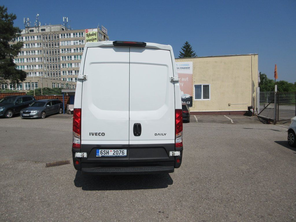 Iveco Daily 35S16 - Van panel: gambar 5 Iveco Daily 35S16 - Van panel: gambar 5