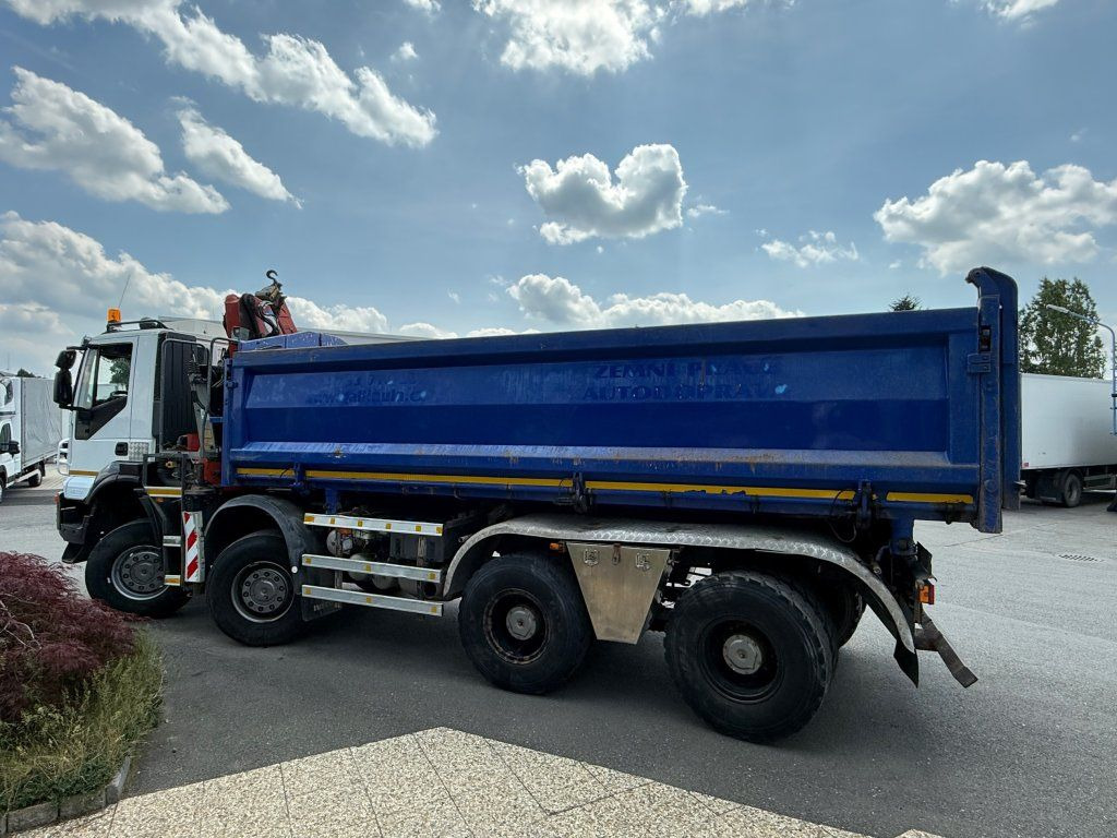 Iveco Trakker AD410 T45 8x8 + HMF 1643 Z2 - Truk jungkit: gambar 5 Iveco Trakker AD410 T45 8x8 + HMF 1643 Z2 - Truk jungkit: gambar 5
