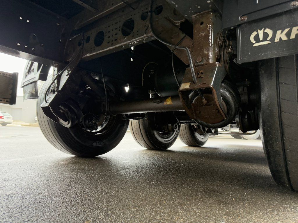 Krone SD Bordwande - Semi-trailer dengan terpal samping: gambar 5 Krone SD Bordwande - Semi-trailer dengan terpal samping: gambar 5