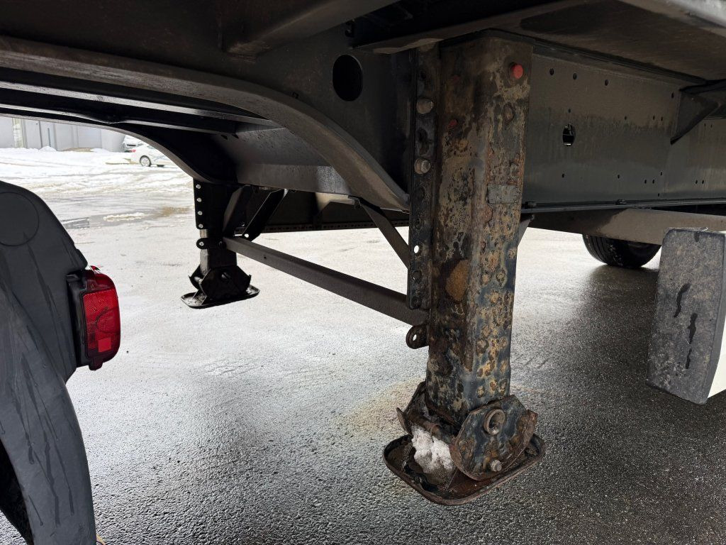 Semi-trailer dengan terpal samping Krone SD: gambar 7 Semi-trailer dengan terpal samping Krone SD: gambar 7