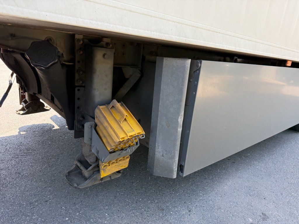 Lamberet LVF S3 Carrier Maxima 1300 - Semi-trailer kotak tertutup: gambar 5 Lamberet LVF S3 Carrier Maxima 1300 - Semi-trailer kotak tertutup: gambar 5