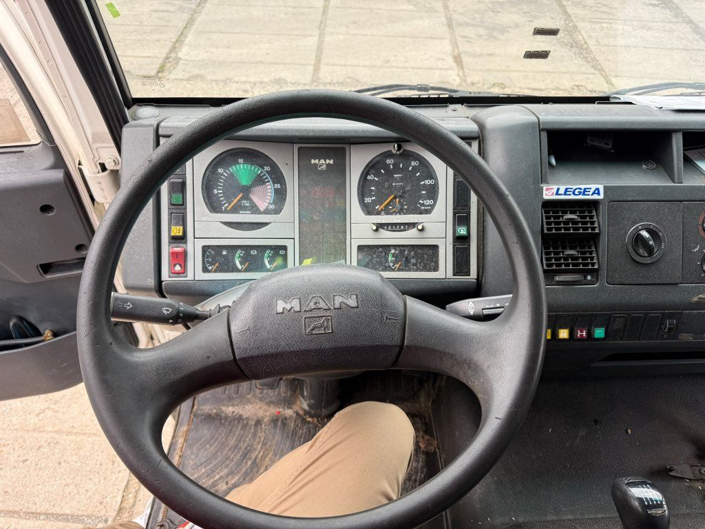 Truk derek MAN 12.185 EURO 3 Kran UNBEWEGLICH: gambar 14