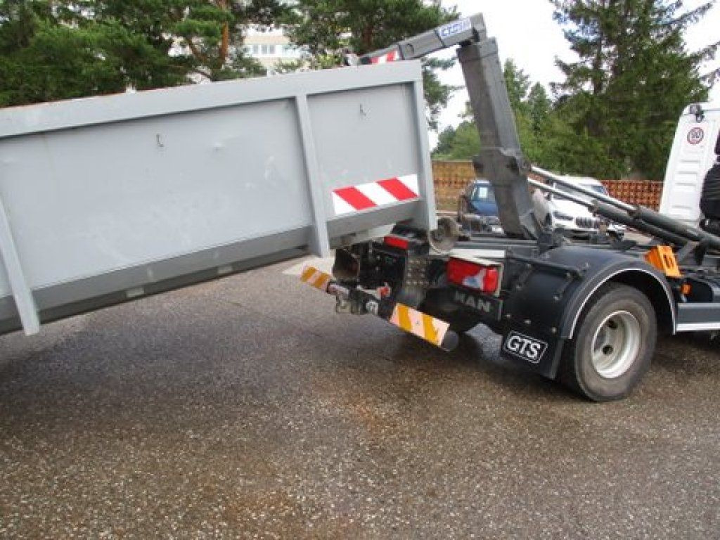 MAN 12.220 TGL - Truk box: gambar 5 MAN 12.220 TGL - Truk box: gambar 5
