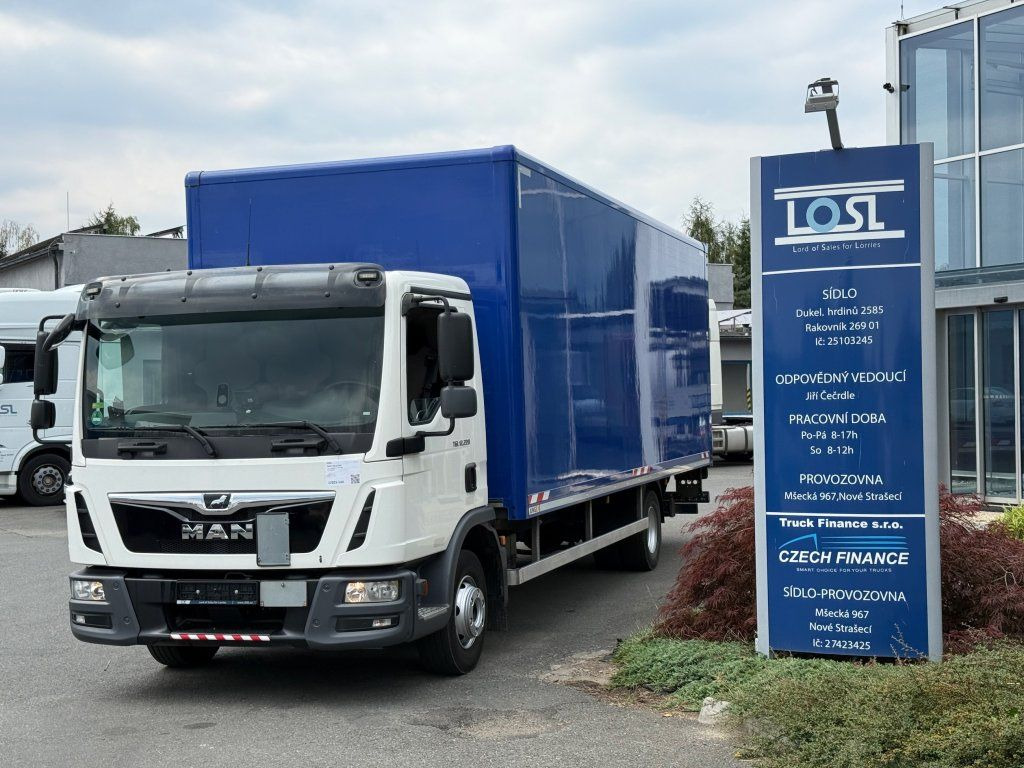 MAN TGL12.220 EURO 6 - Truk box: gambar 1 MAN TGL12.220 EURO 6 - Truk box: gambar 1