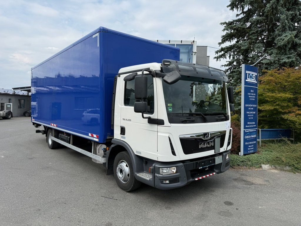 MAN TGL12.220 EURO 6 - Truk box: gambar 2 MAN TGL12.220 EURO 6 - Truk box: gambar 2