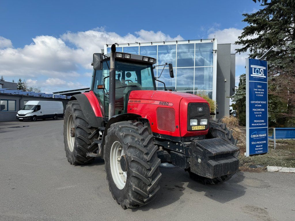 Massey Ferguson MF8260 - Traktor: gambar 2 Massey Ferguson MF8260 - Traktor: gambar 2