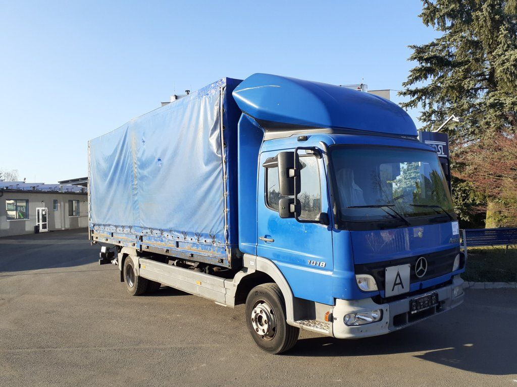 Mercedes-Benz 1018 Atego EURO 3 - Truk dengan terpal samping: gambar 2 Mercedes-Benz 1018 Atego EURO 3 - Truk dengan terpal samping: gambar 2