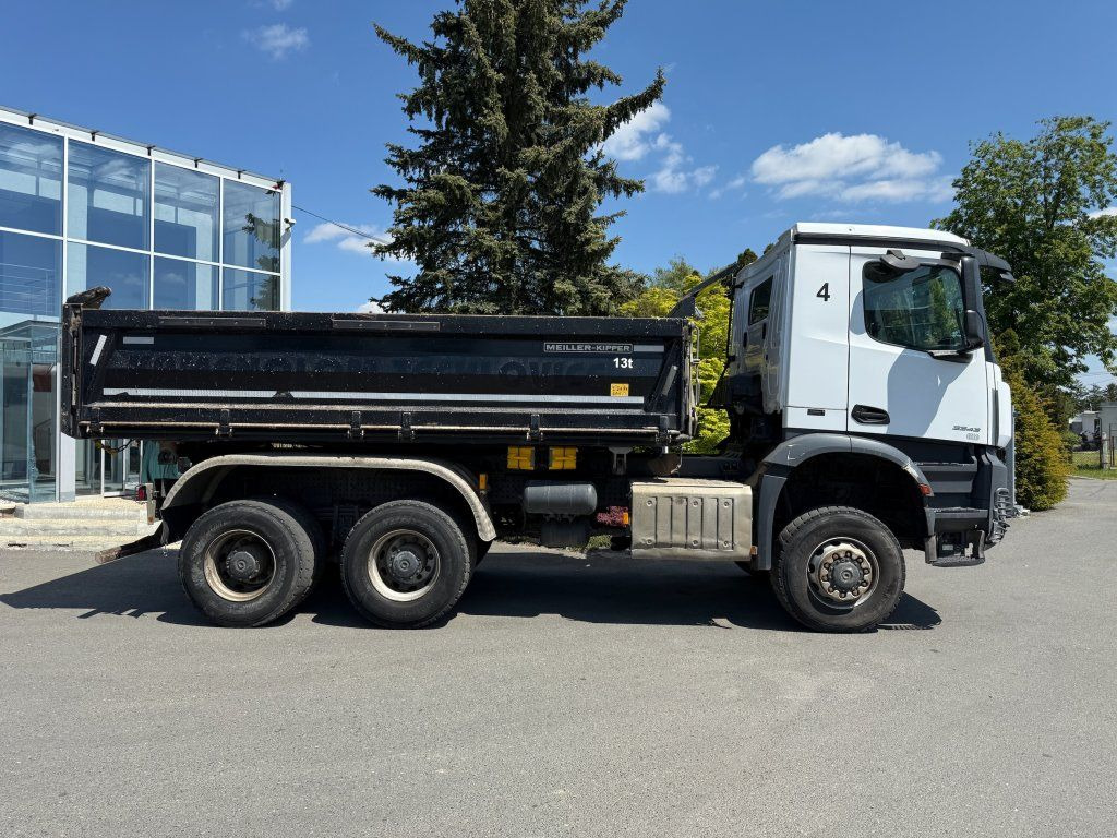 Mercedes-Benz 3343 Arocs 6x6 S3 EURO 6 - Truk jungkit: gambar 4 Mercedes-Benz 3343 Arocs 6x6 S3 EURO 6 - Truk jungkit: gambar 4