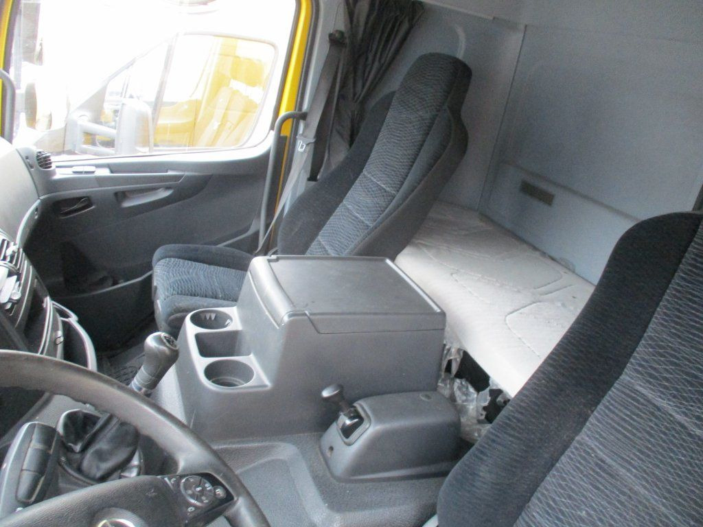 Mercedes-Benz Atego 210, Liege - Van box: gambar 4 Mercedes-Benz Atego 210, Liege - Van box: gambar 4