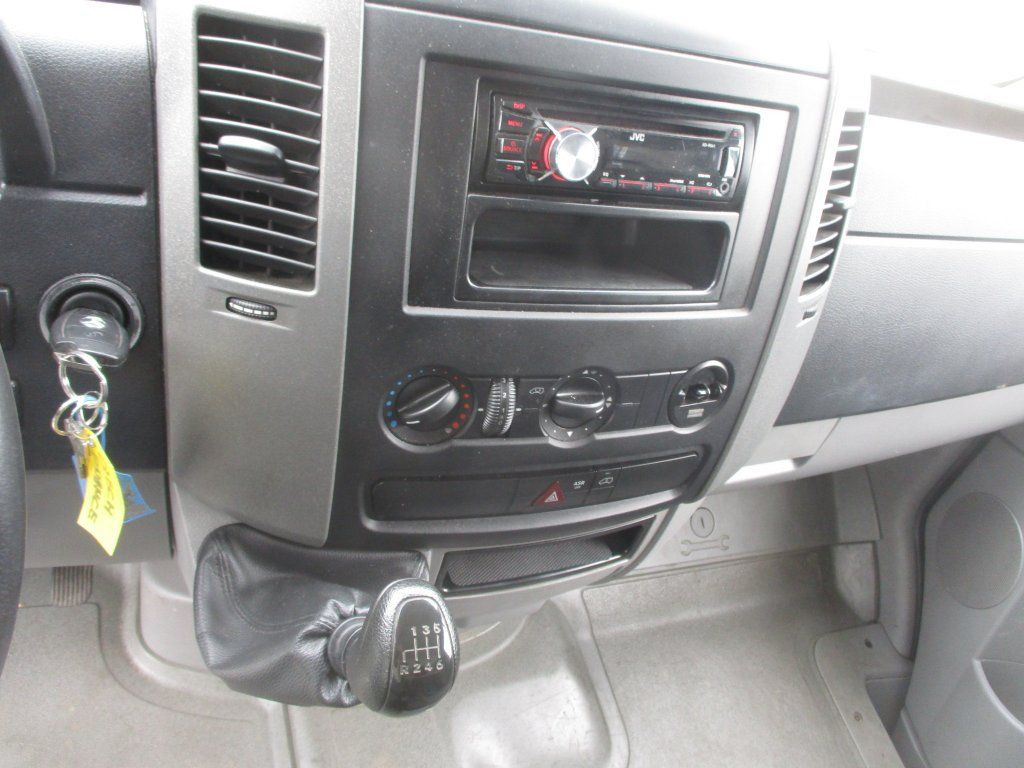 Van berpendingin Mercedes-Benz Sprinter 516 CDI: gambar 9