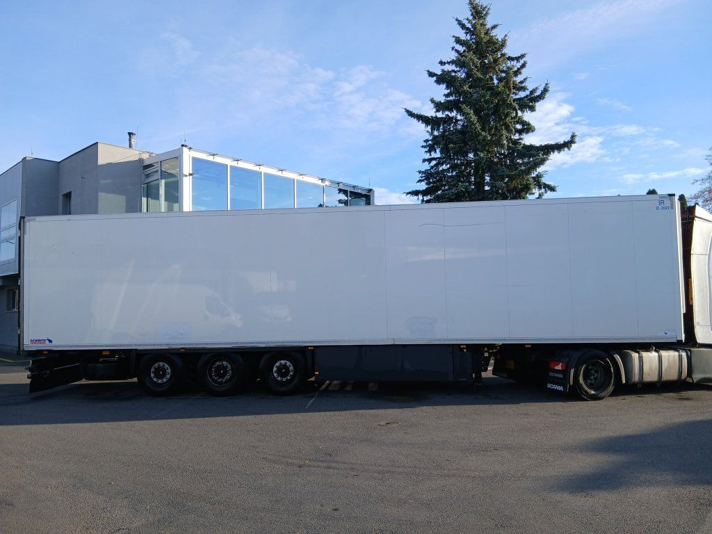 Schmitz Cargobull SKO24 Thermo King SLXe300 - Semi-trailer kotak tertutup: gambar 2 Schmitz Cargobull SKO24 Thermo King SLXe300 - Semi-trailer kotak tertutup: gambar 2