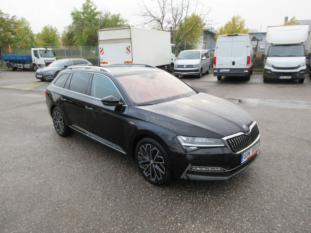 Skoda 2.0 Tdi L&K 4x4 - Station wagon: gambar 2 Skoda 2.0 Tdi L&K 4x4 - Station wagon: gambar 2
