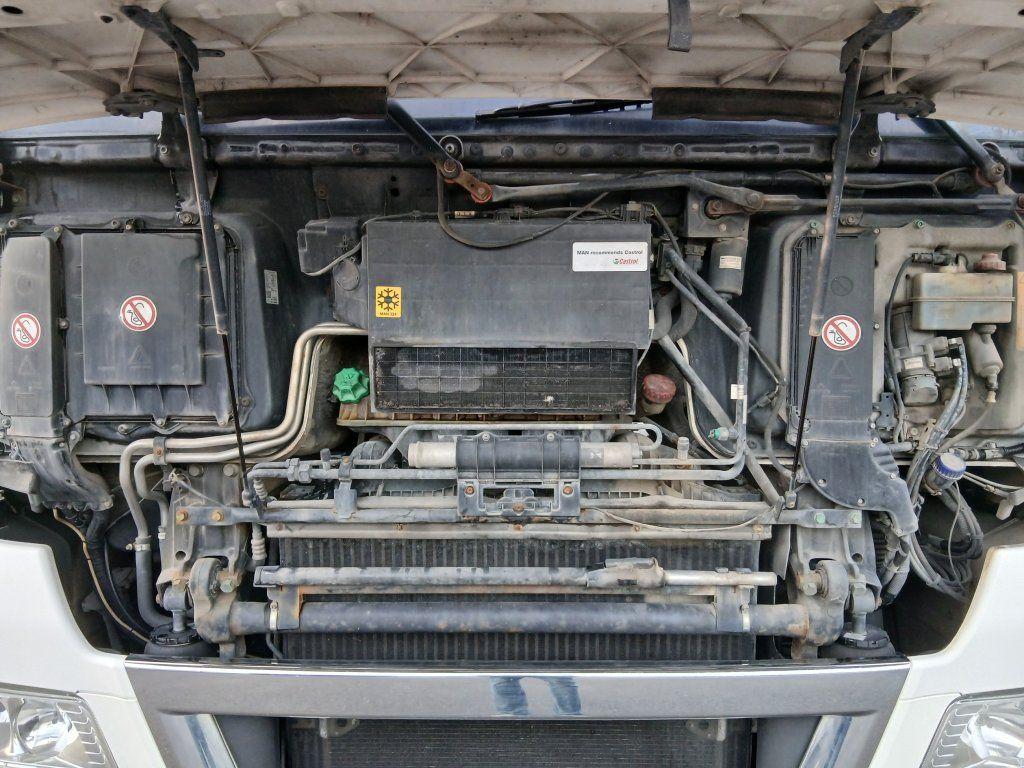 Tractor head MAN TGX18.480 XLX Euro 5 EEV standard manual: gambar 8 Tractor head MAN TGX18.480 XLX Euro 5 EEV standard manual: gambar 8